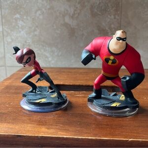 Disney Infinity Characters: Mr. & Mrs. Incredible
